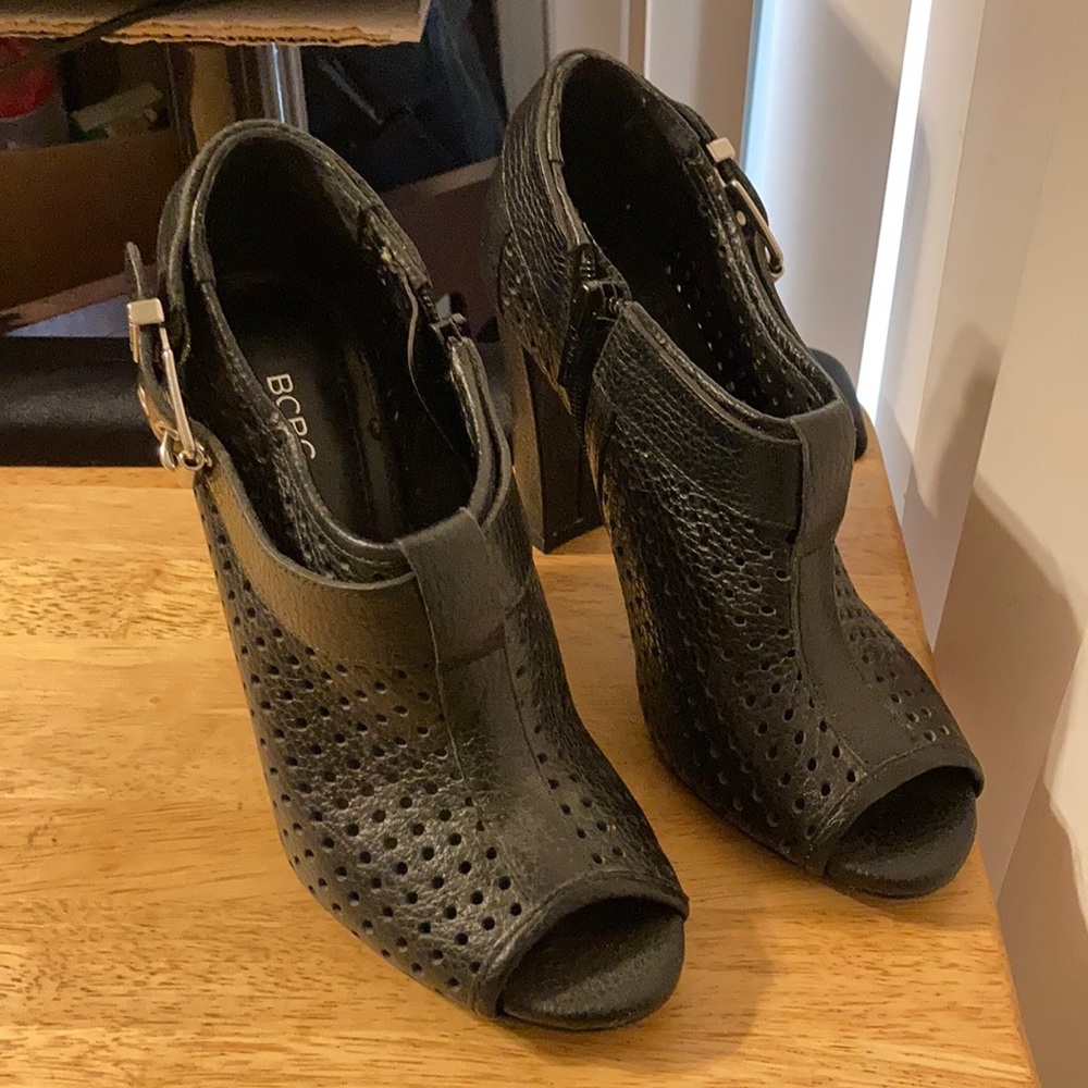 BCBGENERATIONS black open toe boots